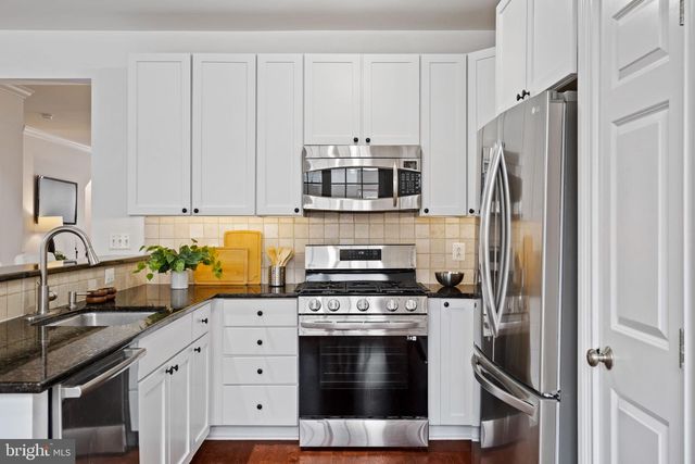 303 SURGEON GENERALS CT, Philadelphia, PA 19146