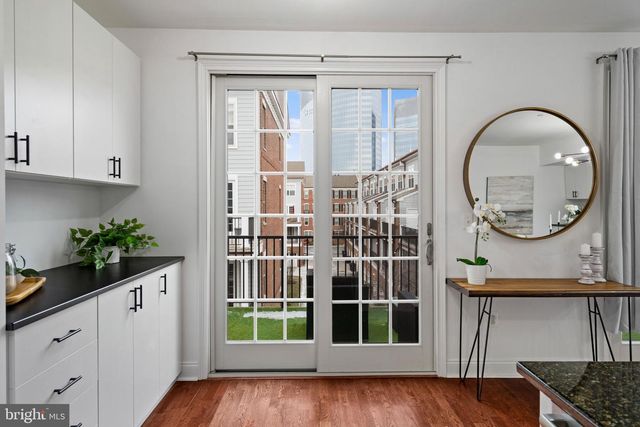 303 SURGEON GENERALS CT, Philadelphia, PA 19146