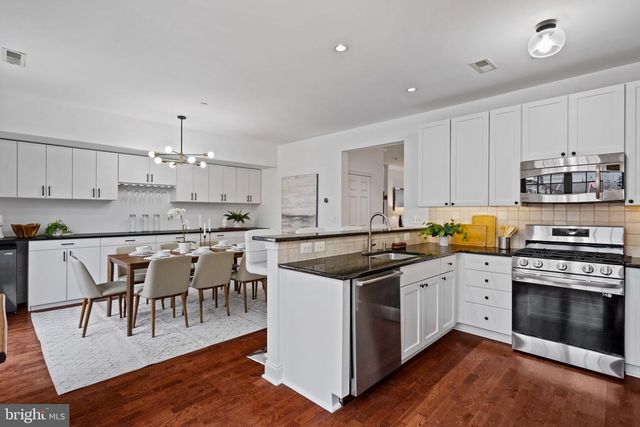 303 SURGEON GENERALS CT, Philadelphia, PA 19146