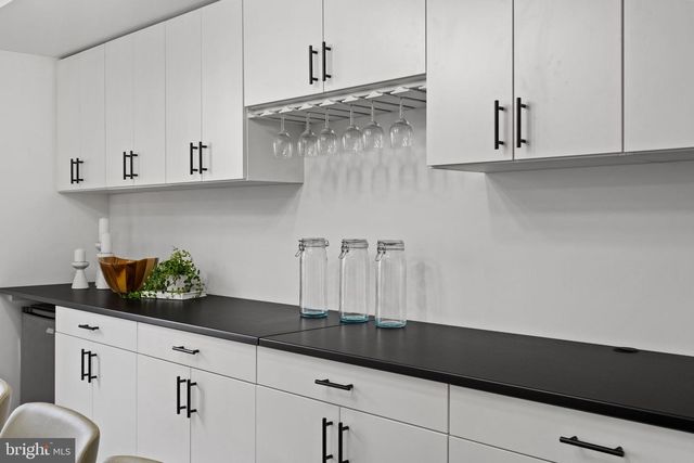 303 SURGEON GENERALS CT, Philadelphia, PA 19146