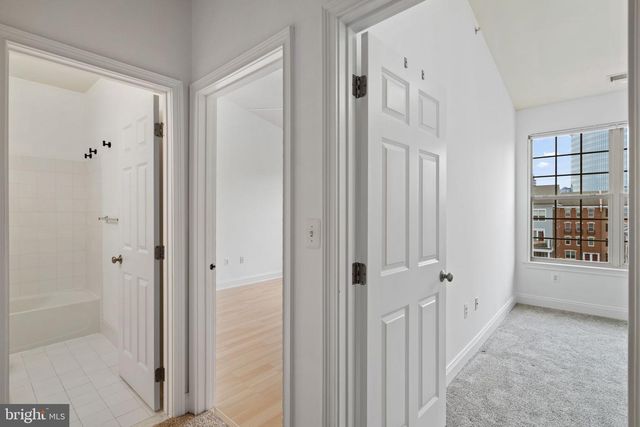 303 SURGEON GENERALS CT, Philadelphia, PA 19146