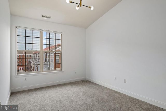 303 SURGEON GENERALS CT, Philadelphia, PA 19146