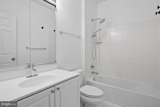 303 SURGEON GENERALS CT, Philadelphia, PA 19146