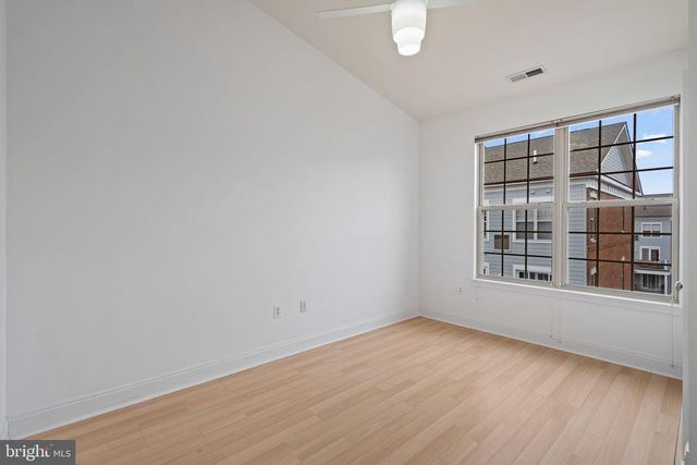 303 SURGEON GENERALS CT, Philadelphia, PA 19146