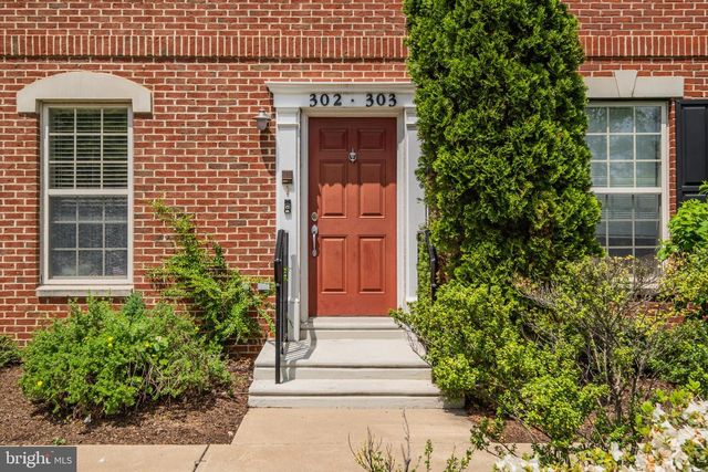 303 SURGEON GENERALS CT, Philadelphia, PA 19146