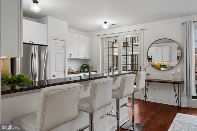 303 SURGEON GENERALS CT, Philadelphia, PA 19146