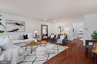 303 SURGEON GENERALS CT, Philadelphia, PA 19146