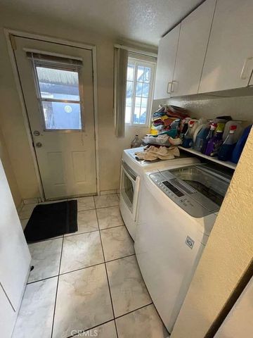 326 E Bishop, Santa Ana, CA 92701