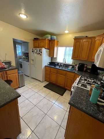 326 E Bishop, Santa Ana, CA 92701