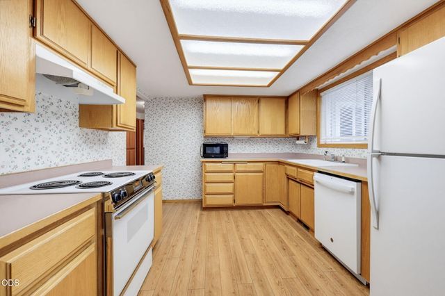 295 Wren Court, Medford, OR 97501