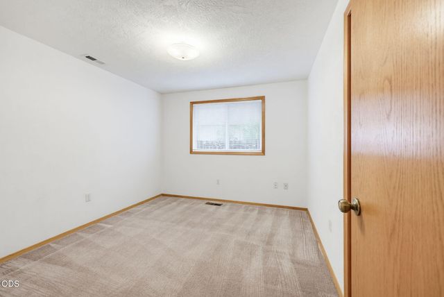 295 Wren Court, Medford, OR 97501