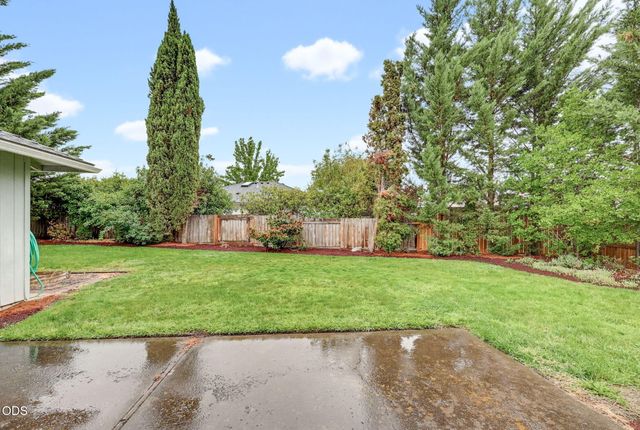 295 Wren Court, Medford, OR 97501