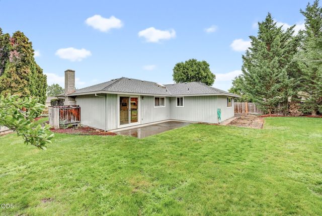 295 Wren Court, Medford, OR 97501