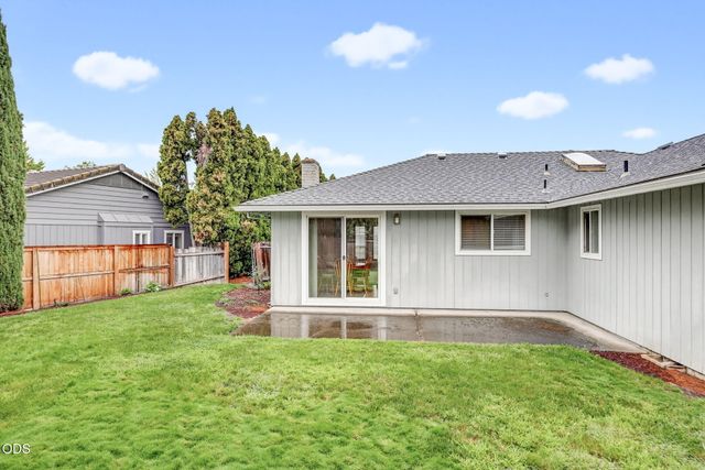 295 Wren Court, Medford, OR 97501