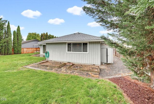 295 Wren Court, Medford, OR 97501
