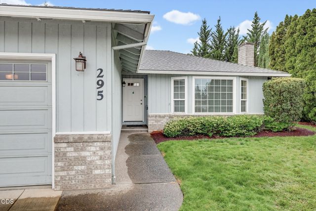 295 Wren Court, Medford, OR 97501