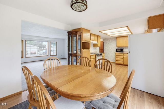 295 Wren Court, Medford, OR 97501
