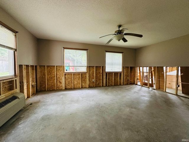 4031 Hedwig Drive, Fort Wayne, IN 46815