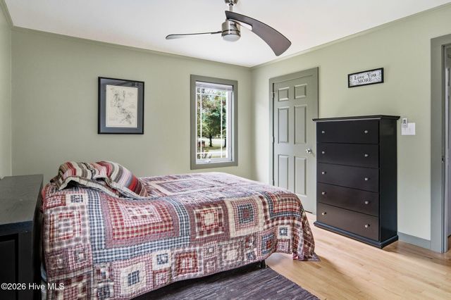 1302 Crest Drive, Aberdeen, NC 28315
