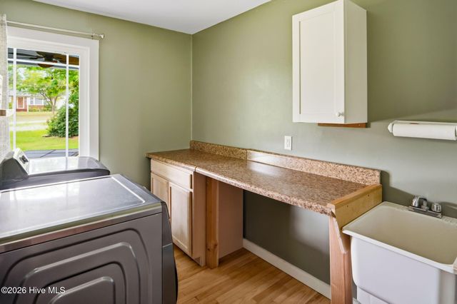 1302 Crest Drive, Aberdeen, NC 28315