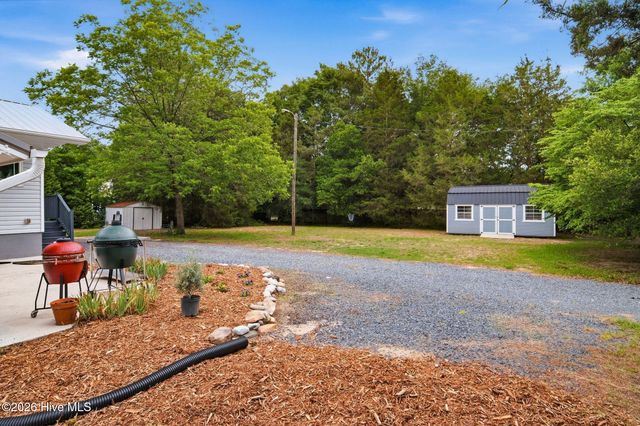1302 Crest Drive, Aberdeen, NC 28315