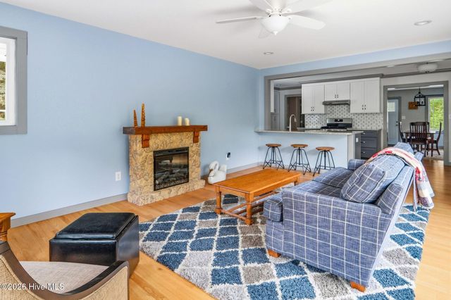 1302 Crest Drive, Aberdeen, NC 28315