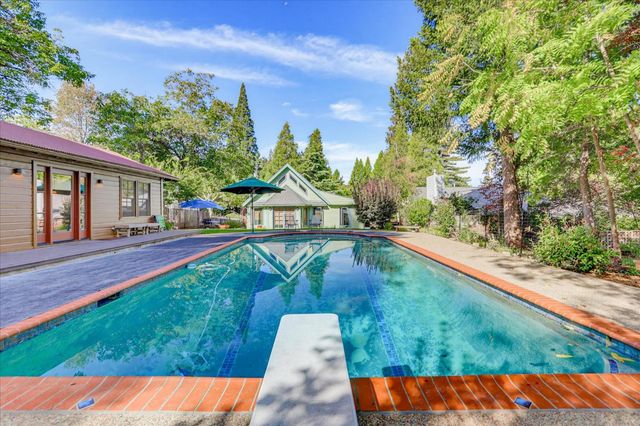 437 Zion St, Nevada City, CA 95959