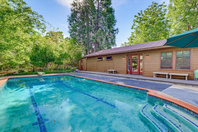 437 Zion St, Nevada City, CA 95959