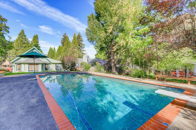 437 Zion St, Nevada City, CA 95959
