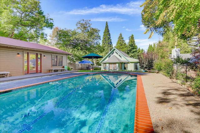 437 Zion St, Nevada City, CA 95959