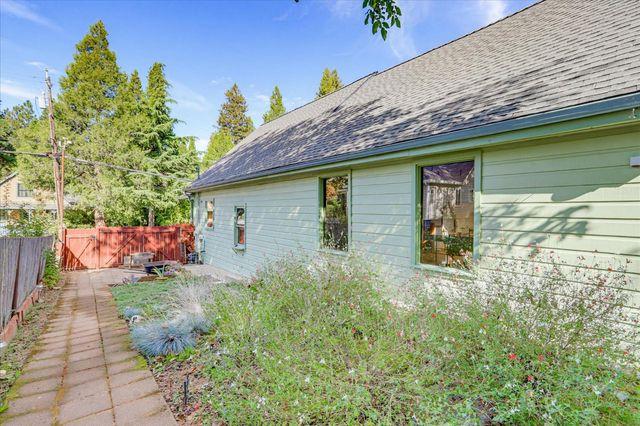 437 Zion St, Nevada City, CA 95959