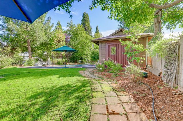 437 Zion St, Nevada City, CA 95959