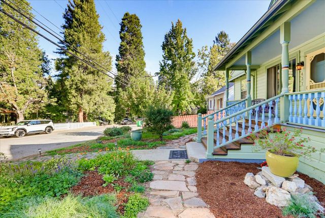 437 Zion St, Nevada City, CA 95959