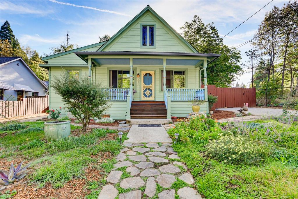 437 Zion St, Nevada City, CA 95959