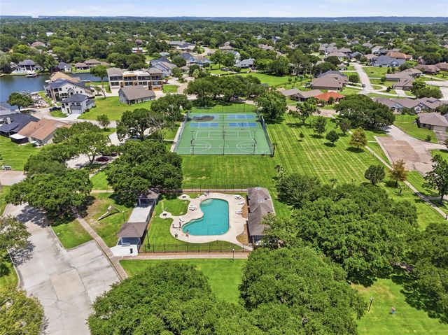 1907 Clipper Circle, Willis, TX 77318