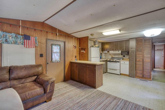 10232 Riley Green Road, Franklin, TX 77856