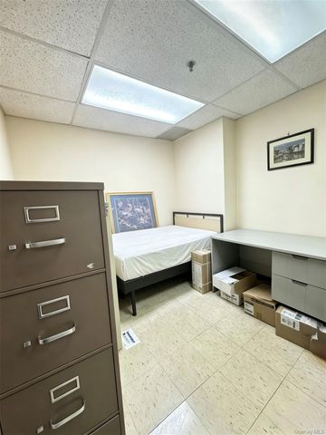 13347 Sanford Avenue 1G, Flushing, NY 11355