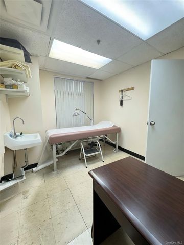 13347 Sanford Avenue 1G, Flushing, NY 11355