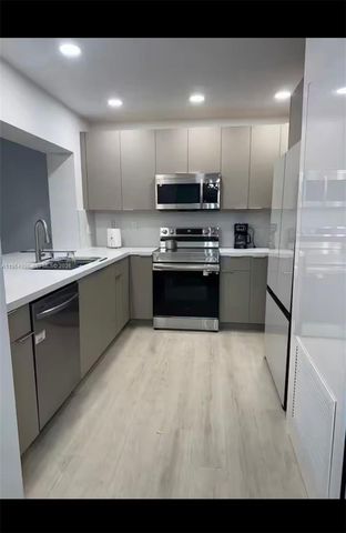 508 De Leon Dr, Miami Springs, FL 33166