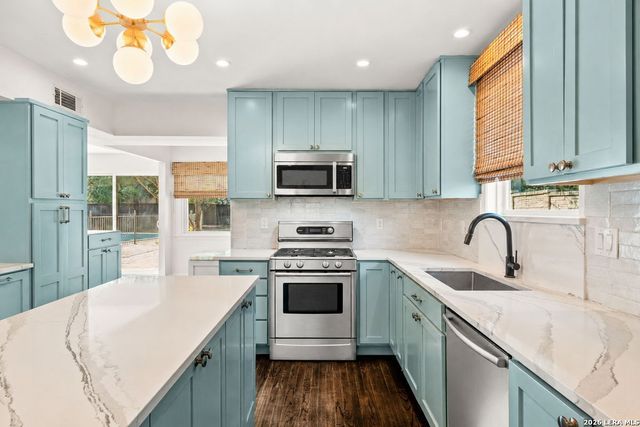 710 Wiltshire, Terrell Hills, TX 78209