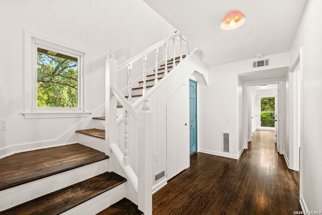 710 Wiltshire, Terrell Hills, TX 78209