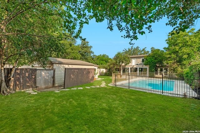 710 Wiltshire, Terrell Hills, TX 78209