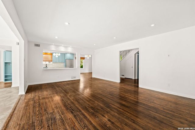 710 Wiltshire, Terrell Hills, TX 78209