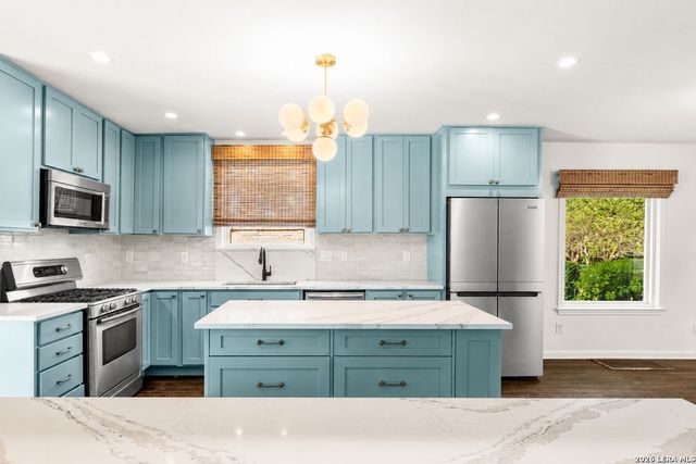710 Wiltshire, Terrell Hills, TX 78209