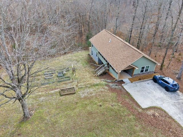 1011 Owen Ct, Ashland City, TN 37015