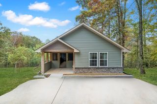 1011 Owen Ct, Ashland City, TN 37015