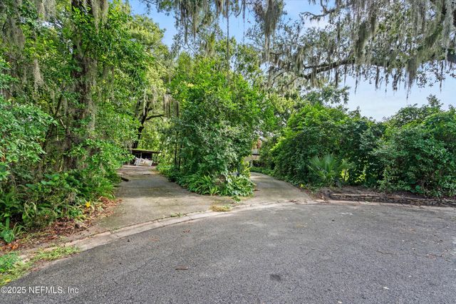 6241 RIVIERA MANOR Drive, Jacksonville, FL 32216