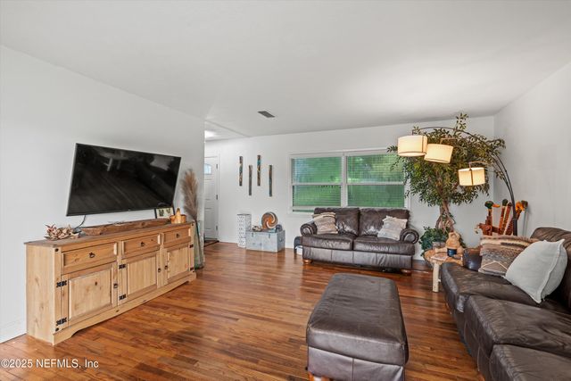 6241 RIVIERA MANOR Drive, Jacksonville, FL 32216