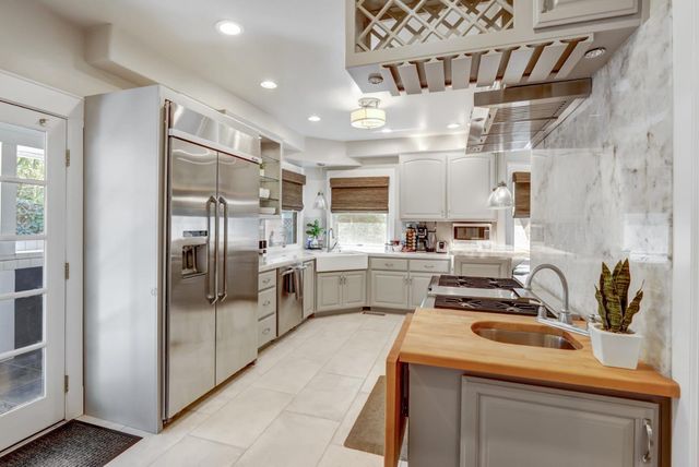 2526 Capitol Ave, Sacramento, CA 95816