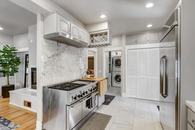 2526 Capitol Ave, Sacramento, CA 95816